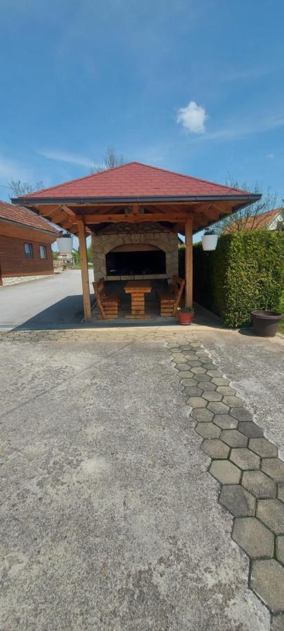 Guesthouse Miha Rakovica Dış mekan fotoğraf