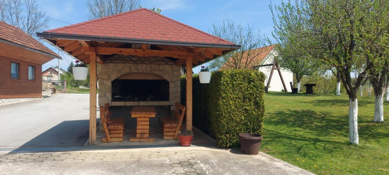 Guesthouse Miha Rakovica Dış mekan fotoğraf