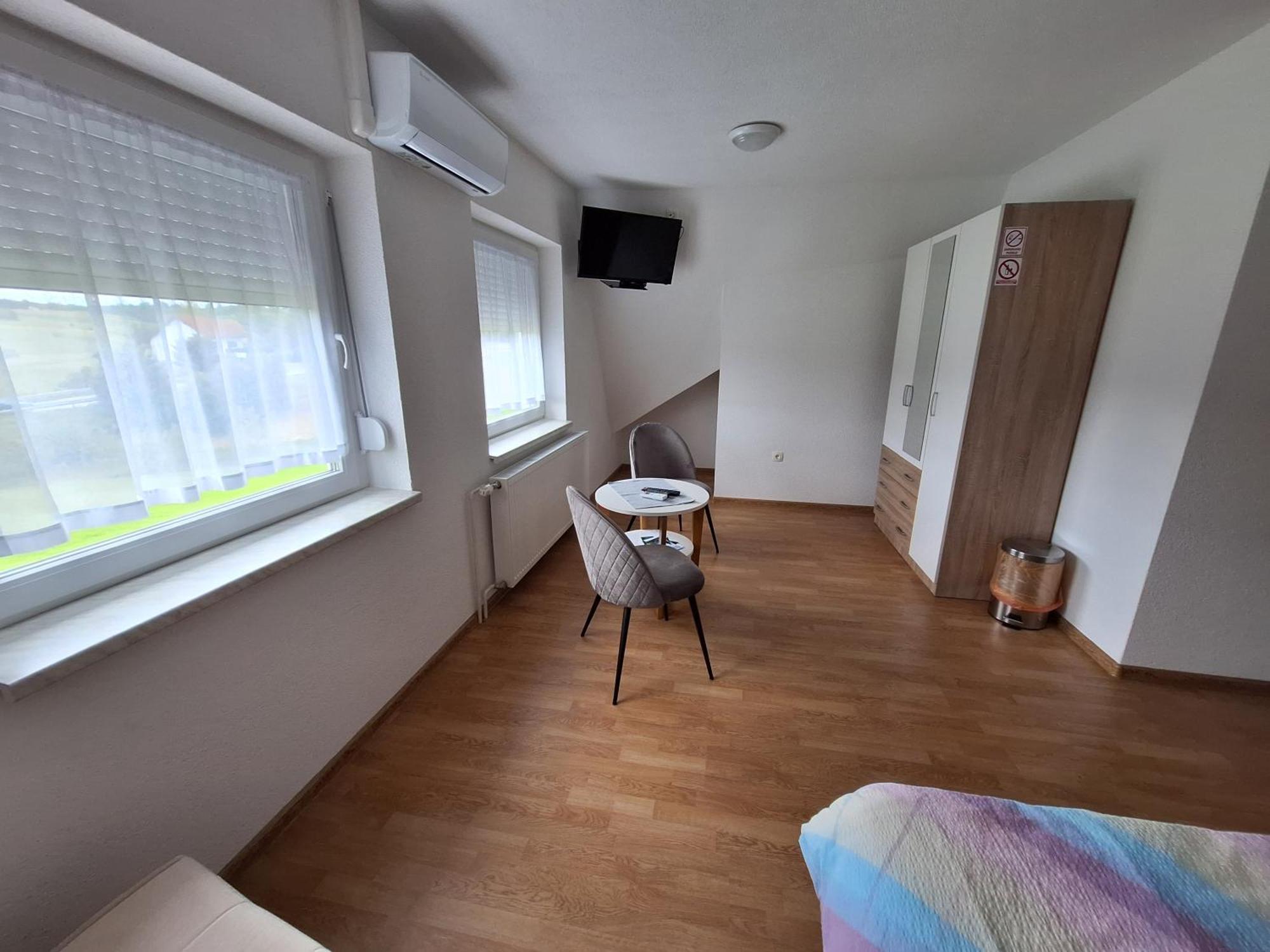 Guesthouse Miha Rakovica Dış mekan fotoğraf