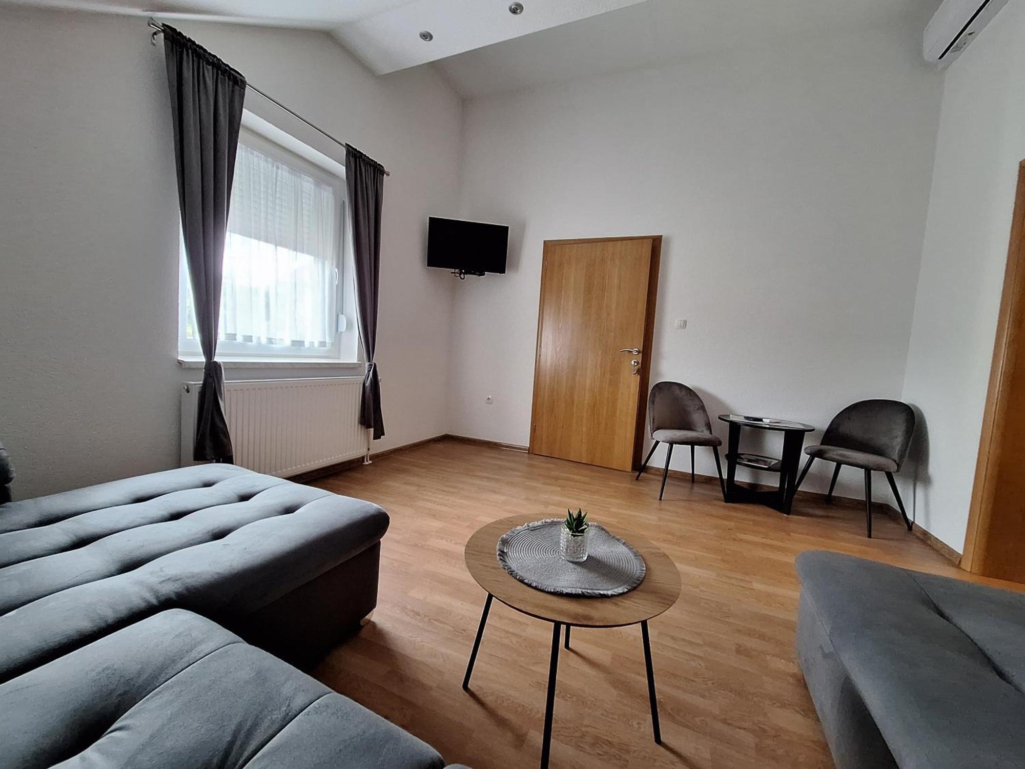 Guesthouse Miha Rakovica Dış mekan fotoğraf