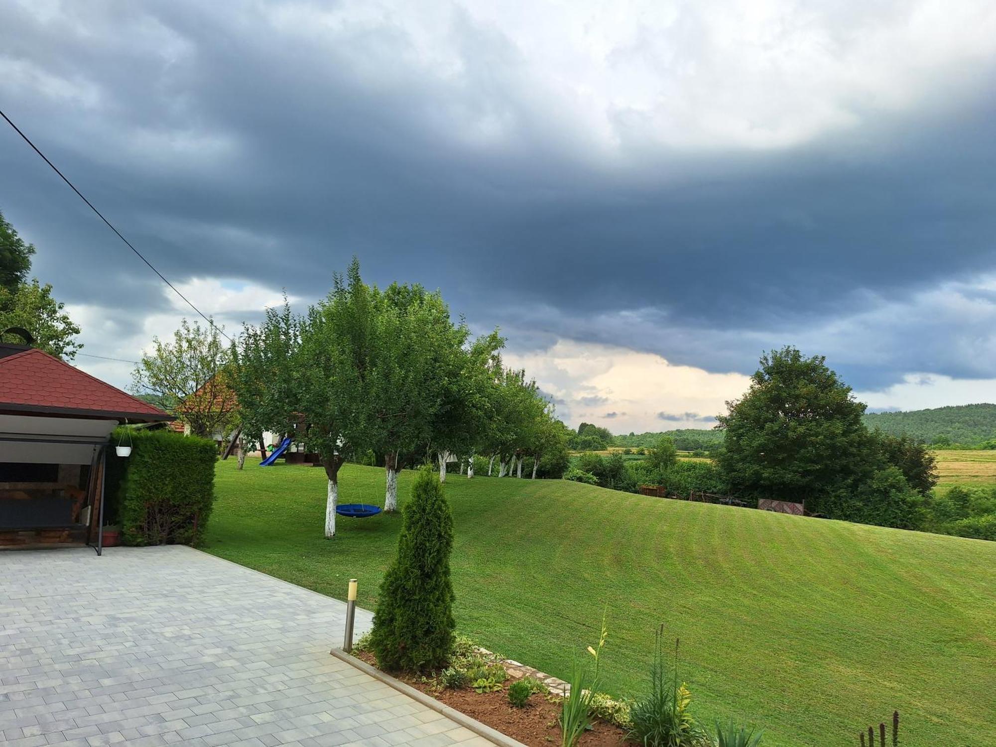 Guesthouse Miha Rakovica Dış mekan fotoğraf