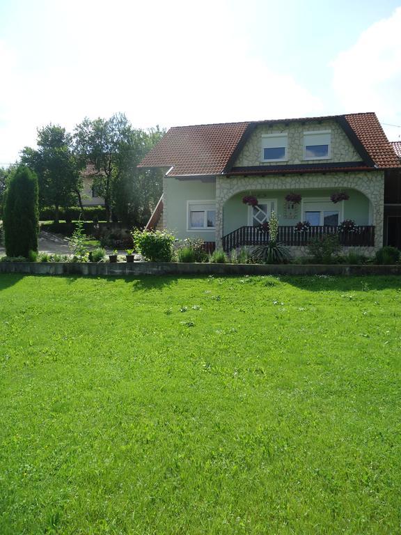 Guesthouse Miha Rakovica Dış mekan fotoğraf